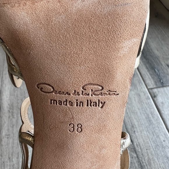 Oscar de la Renta pumps. - Picture 4 of 6